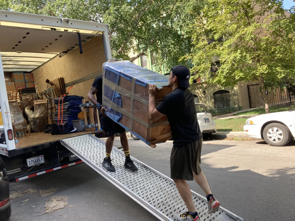 Professional moving day service